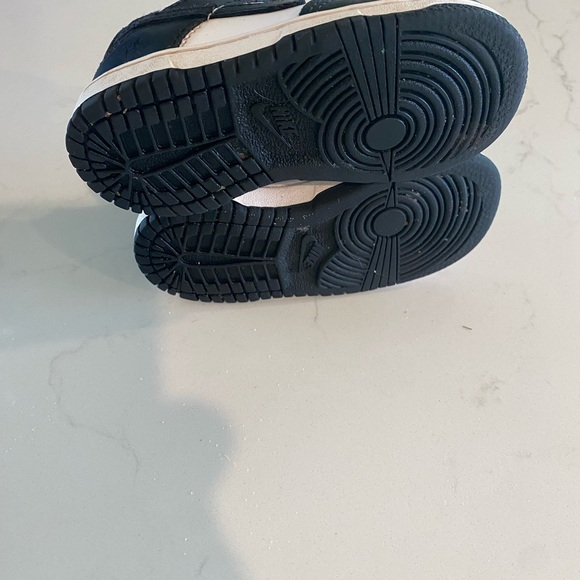 Nike Toddler Black and White High-Top Sneakers - Picture 4 of 6